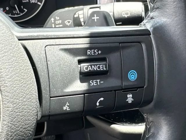 Used 2025 Nissan Pathfinder SV FWD image 38