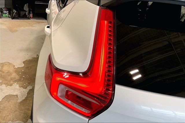 Used 2020 Volvo XC40 T5 R-Design w/ Protection Package image 23