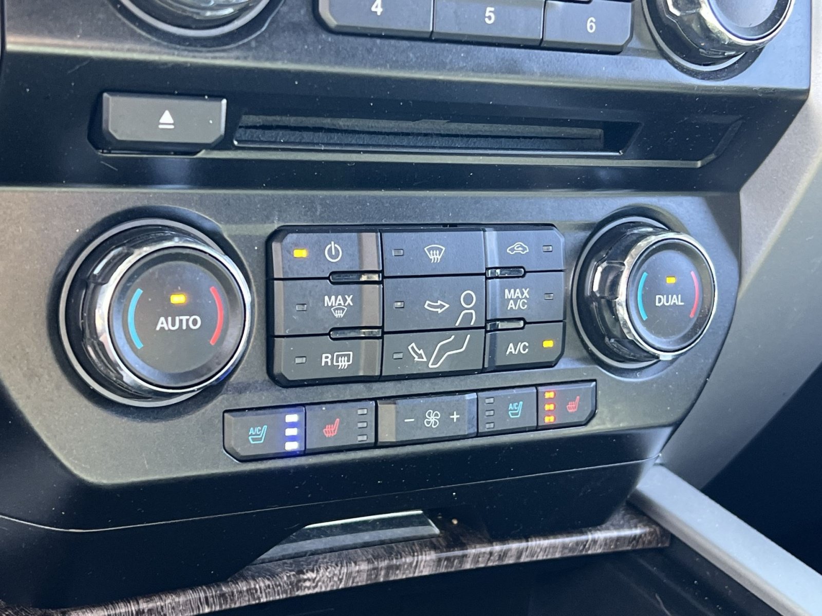 Used 2017 Ford F350 Lariat w/ Chrome Package AWD/4WD image 29