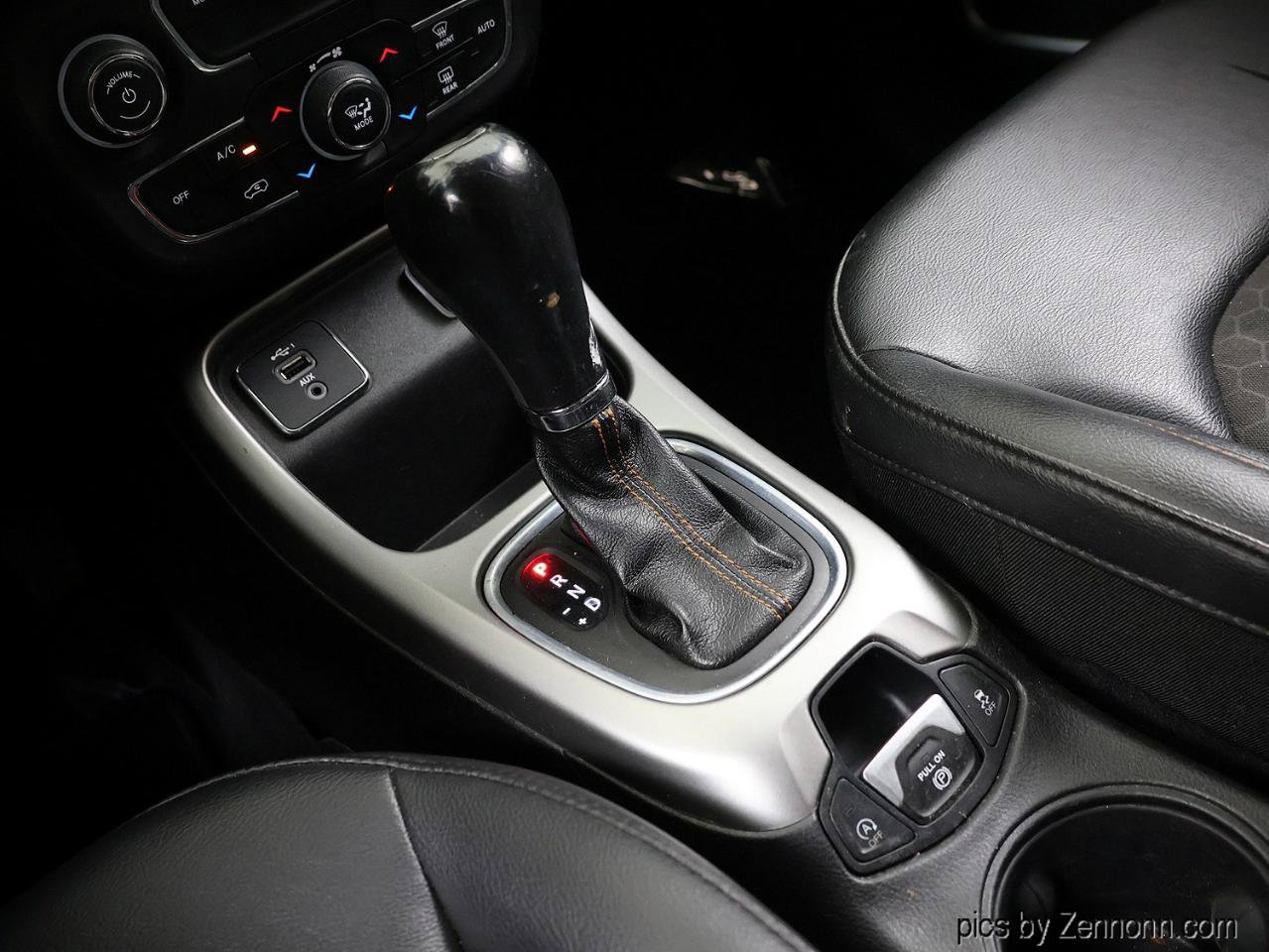 Used 2019 Jeep Compass Latitude FWD image 17