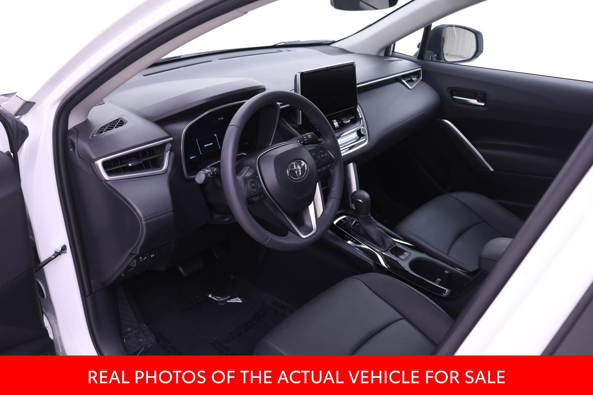 Certified 2024 Toyota Corolla Cross XLE w/ Convenience Package AWD/4WD image 3