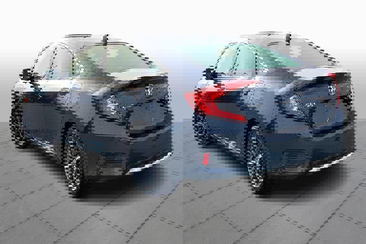 Used 2019 Honda Civic EX image 11