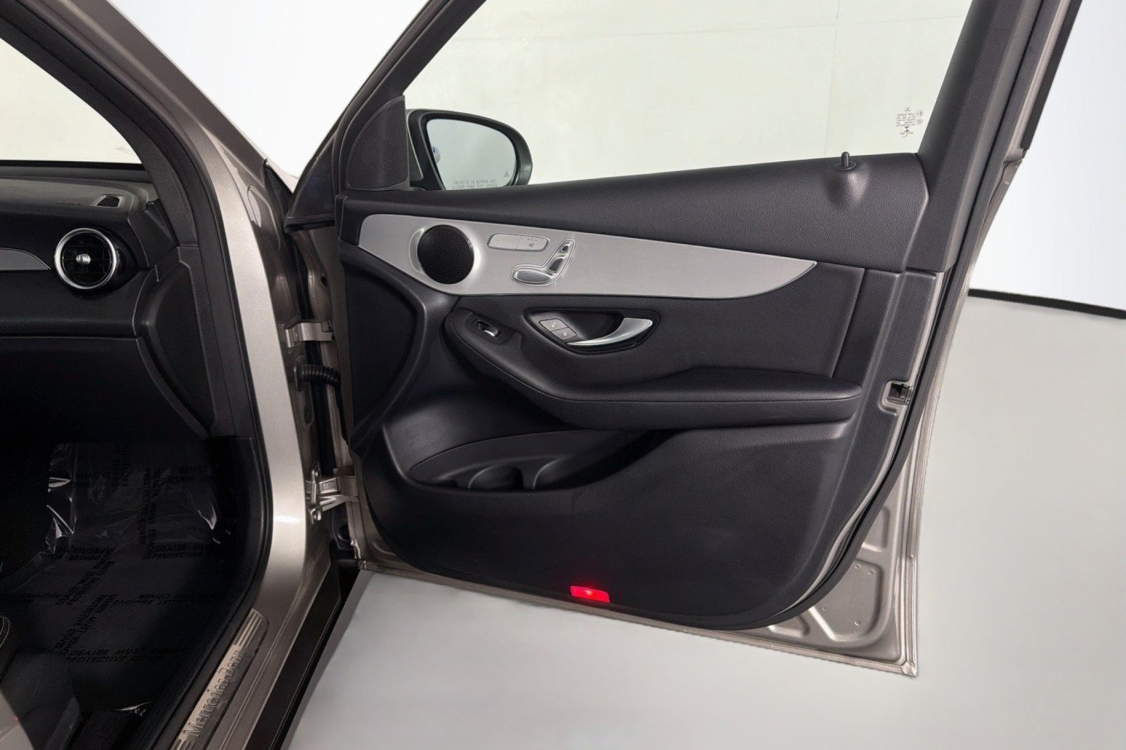 Used 2019 Mercedes-Benz GLC 300 image 25