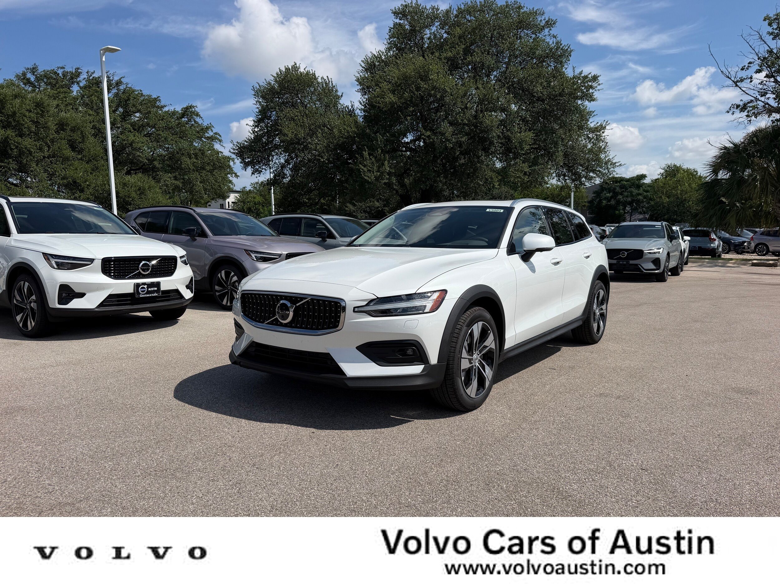 New 2026 Volvo V60 B5 Cross Country Plus w/ Climate Package AWD/4WD image 1