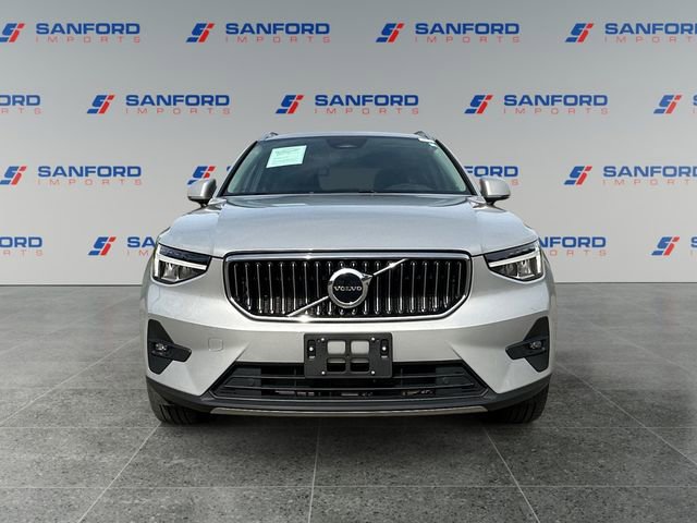 Used 2023 Volvo XC40 B5 Plus AWD/4WD image 8