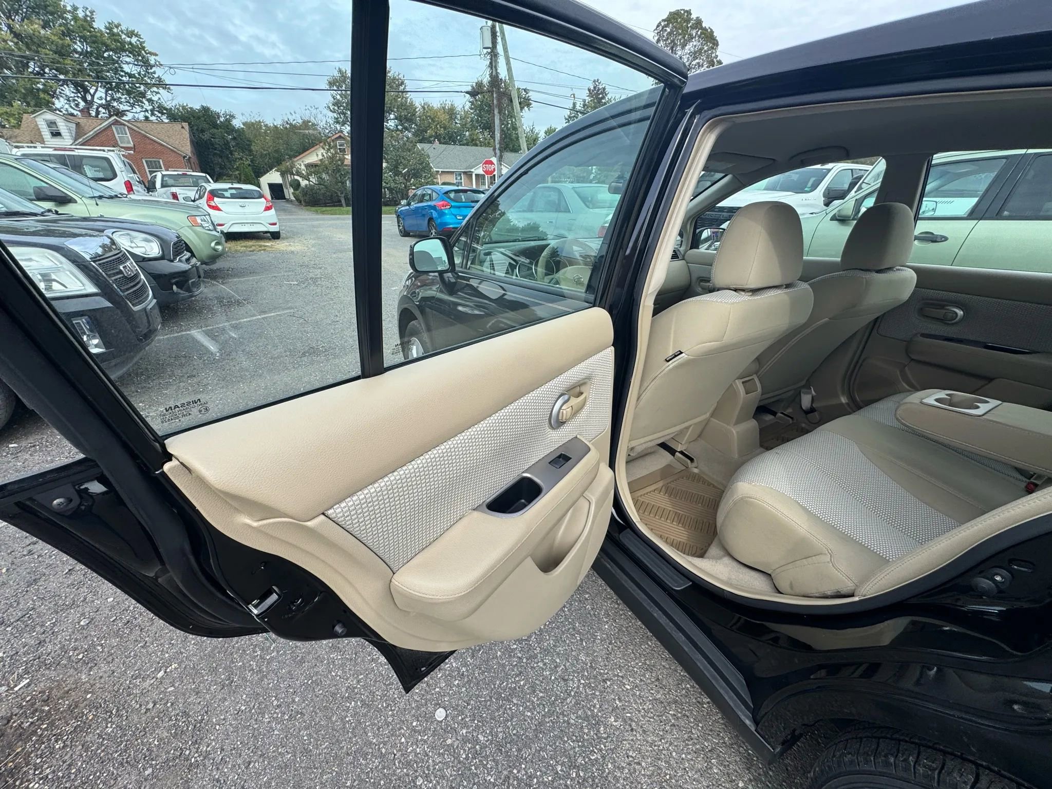 Used 2009 Nissan Versa SL w/ Convenience Pkg image 25