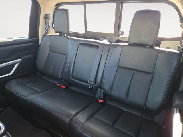 Used 2018 Nissan Titan SL image 13