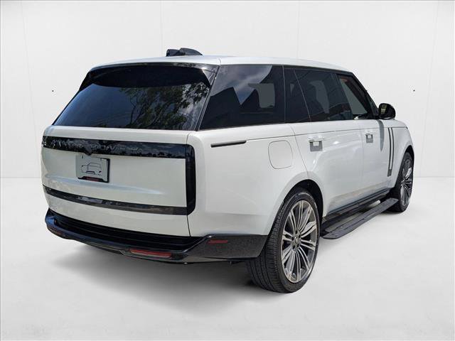 New 2025 Land Rover Range Rover Long Wheelbase SE video 2