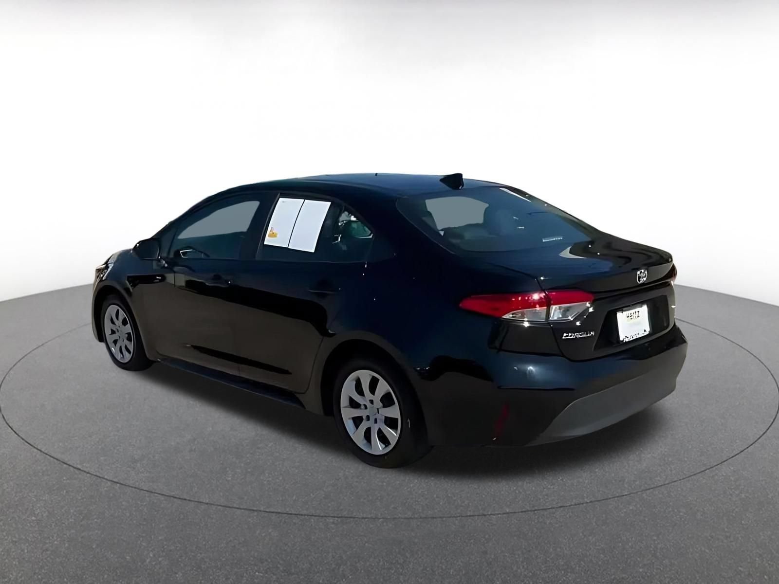 Used 2025 Toyota Corolla LE FWD image 13