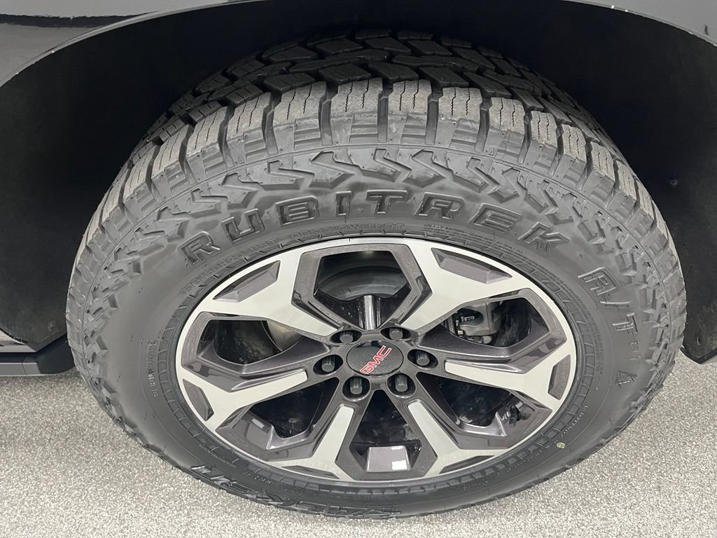 Used 2025 GMC Yukon AT4 Ultimate w/ LPO, Floor Liner Package AWD/4WD image 16