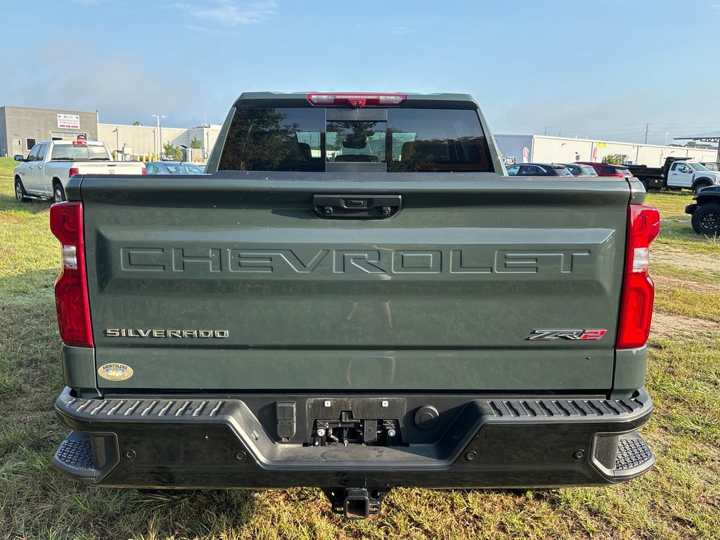 Used 2025 Chevrolet Silverado 1500 ZR2 w/ Technology Package AWD/4WD image 4