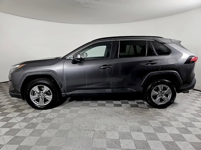 Used 2022 Toyota RAV4 XLE w/ Convenience Package image 7