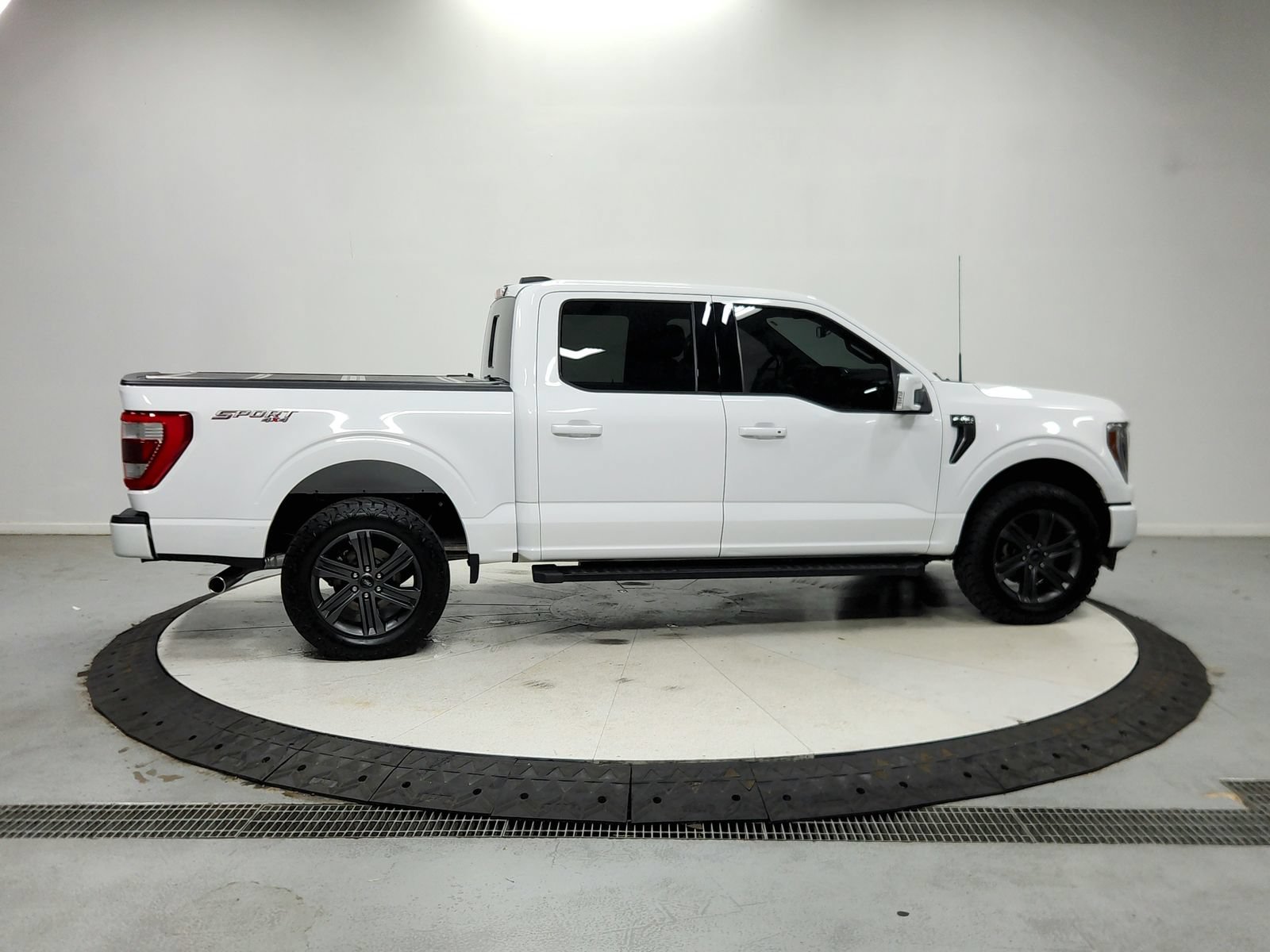 Used 2023 Ford F150 Lariat w/ Equipment Group 502A High AWD/4WD image 9