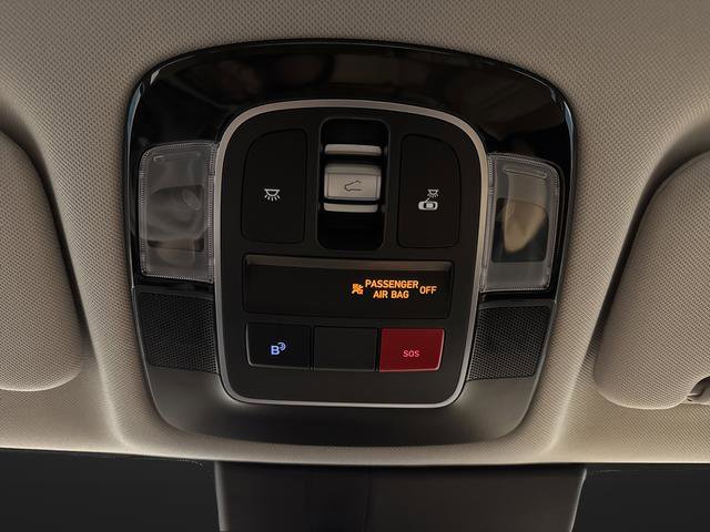 Used 2025 Hyundai Sonata Limited image 26