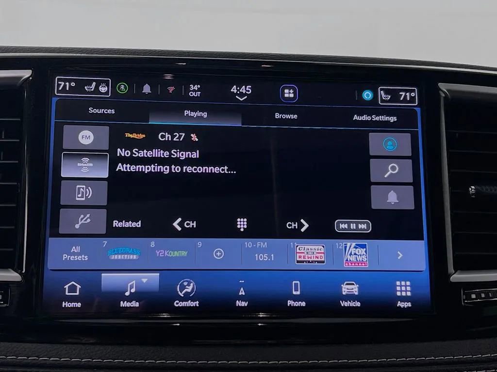 Used 2021 Chrysler Pacifica Limited image 16