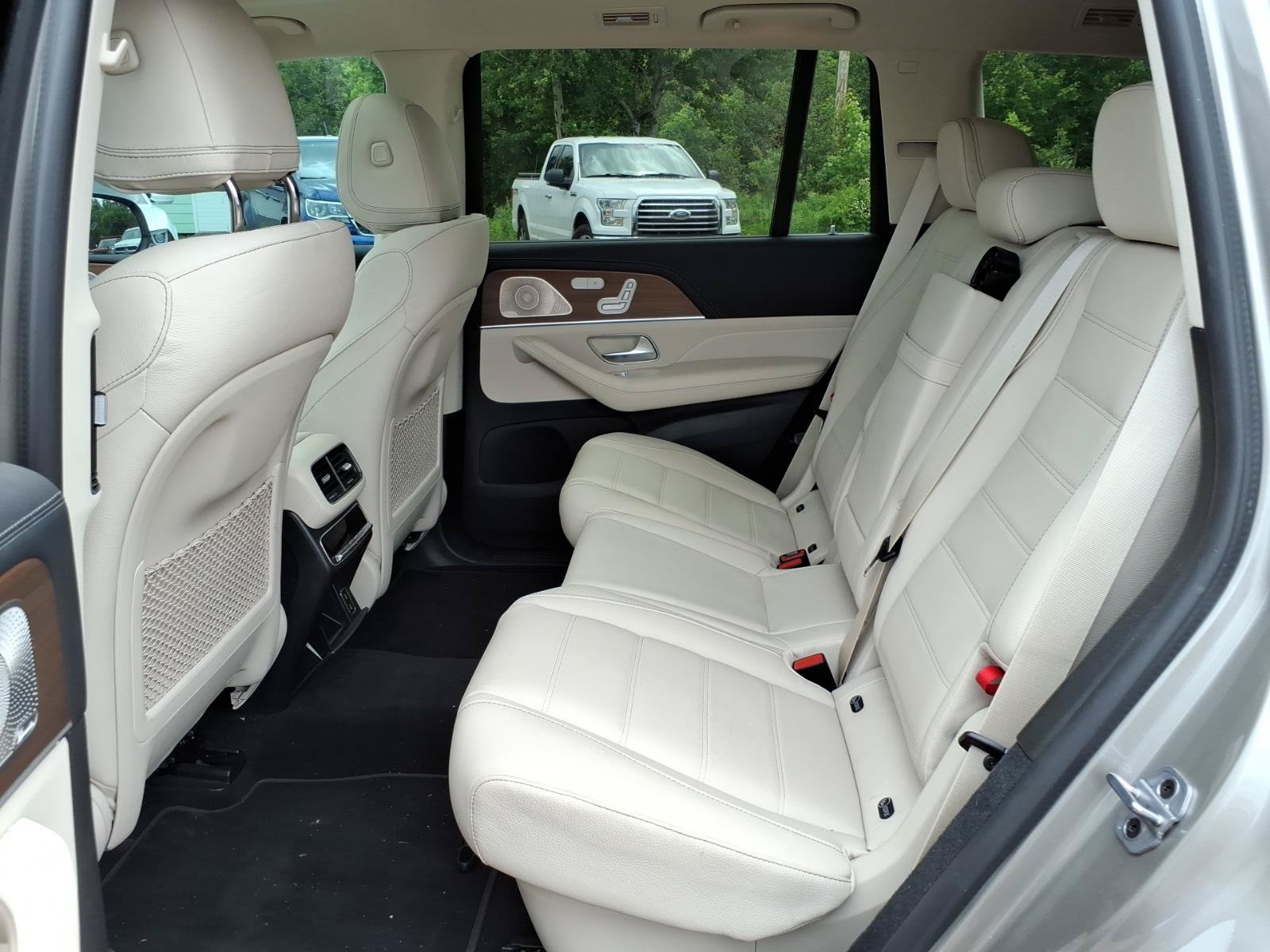 Used 2022 Mercedes-Benz GLS 450 4MATIC image 11