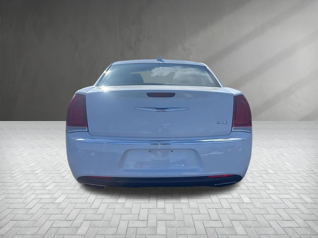 Used 2020 Chrysler 300 Touring L w/ Quick Order Package 2EF RWD image 4