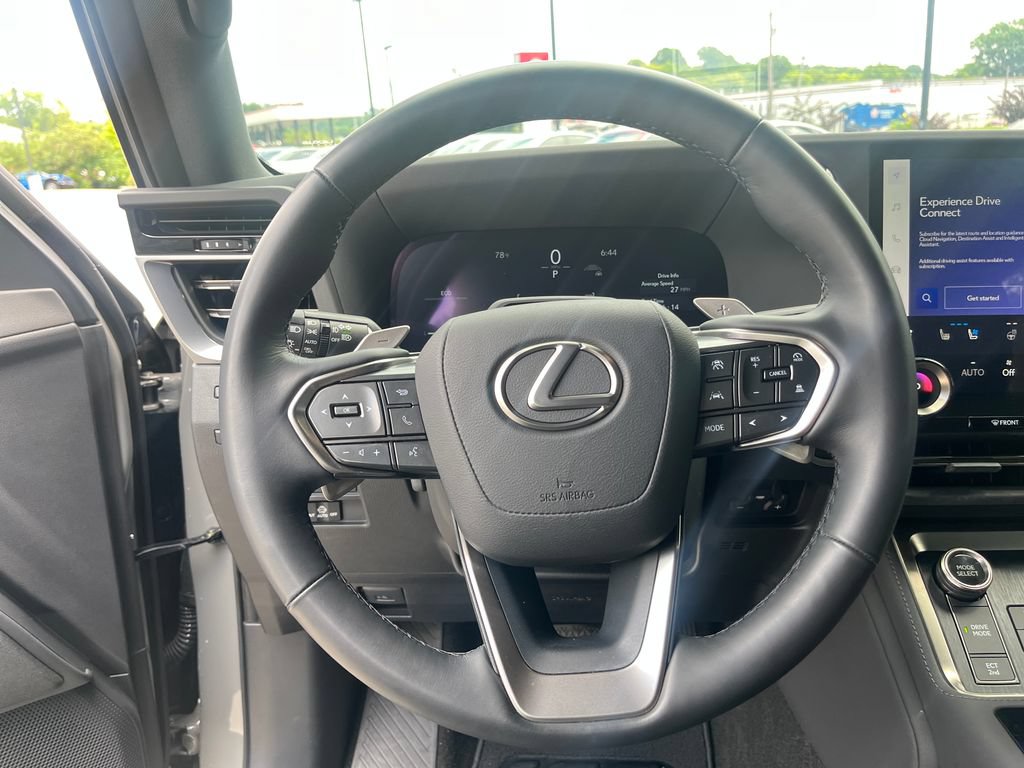 Used 2025 Lexus GX 550 w/ Accessory Package (Z1) AWD/4WD image 26