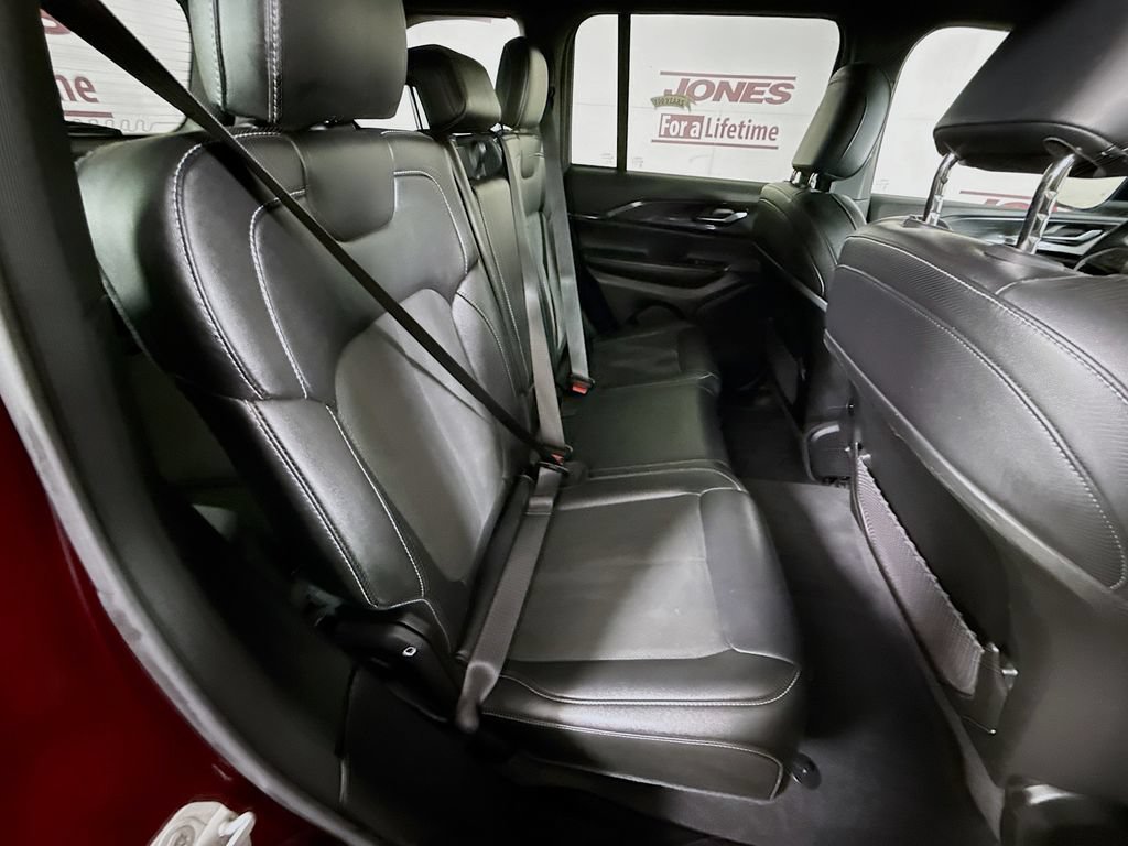 Used 2023 Jeep Grand Cherokee Altitude AWD/4WD image 32