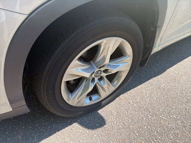 Used 2019 Toyota Highlander Limited AWD/4WD image 9