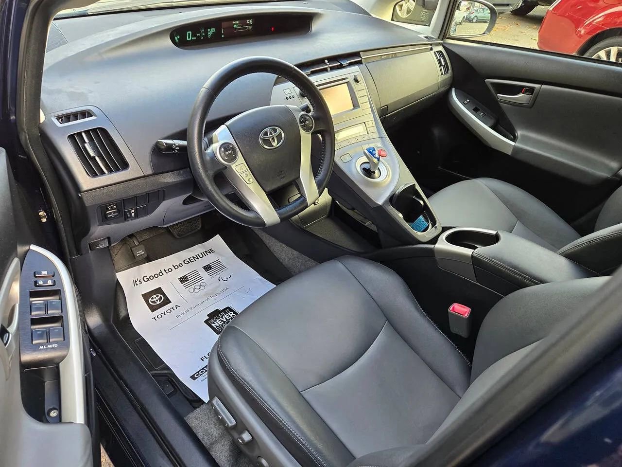 Used 2014 Toyota Prius Three w/ Solar Roof Package image 29