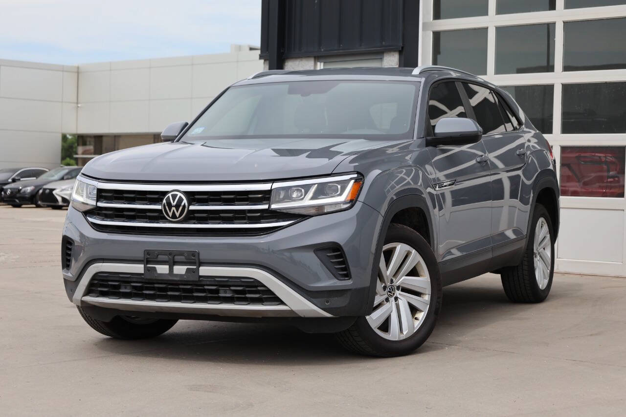 Used 2020 Volkswagen Atlas Cross Sport SE w/ Towing Package AWD/4WD image 3