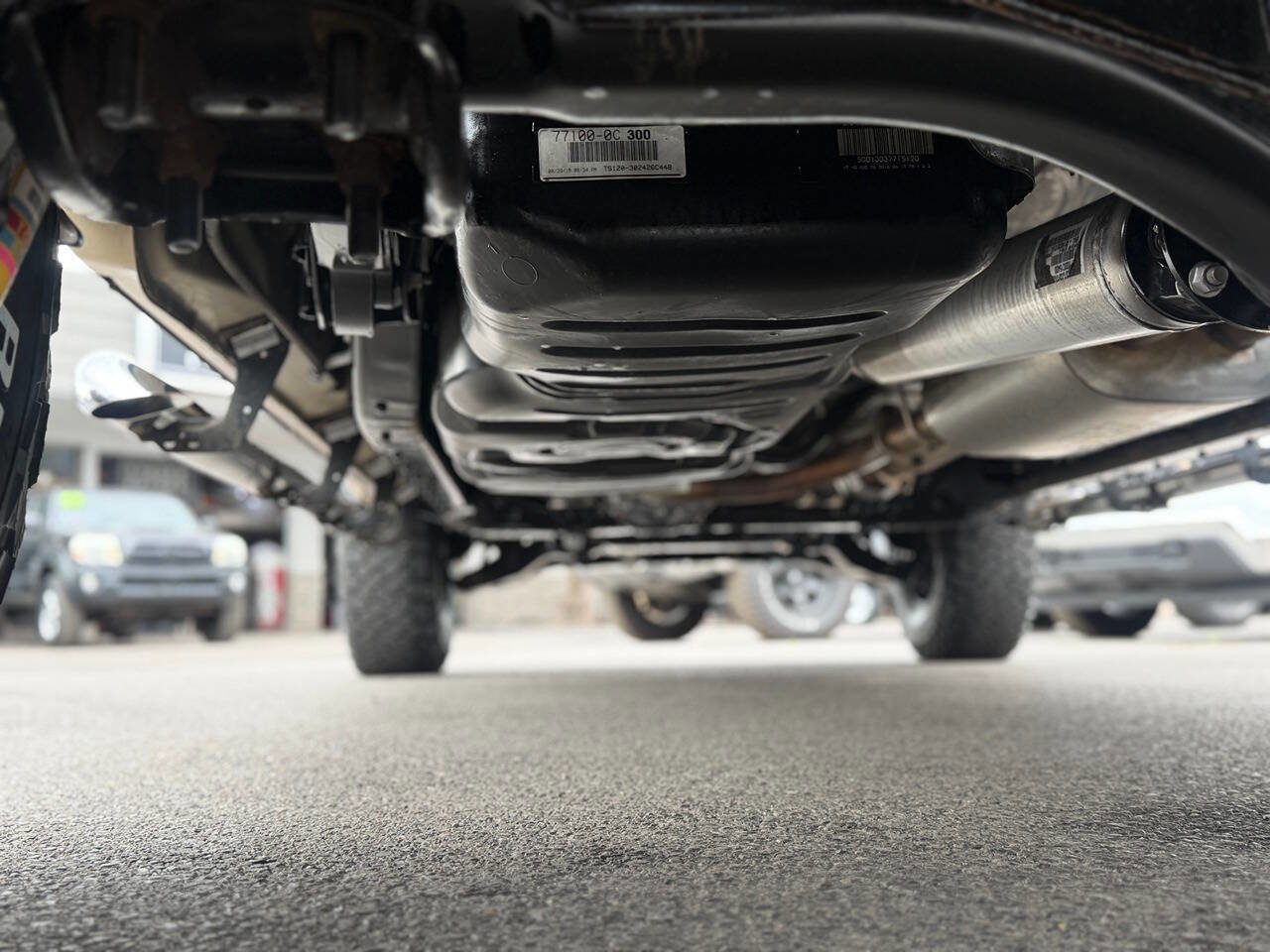 Used 2017 Toyota Tundra Limited w/ Limited Premium Package AWD/4WD image 75