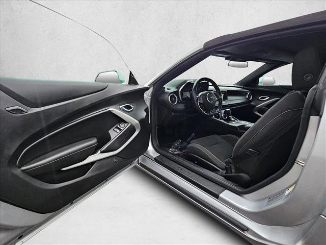 Used 2018 Chevrolet Camaro LT w/ RS Package image 16