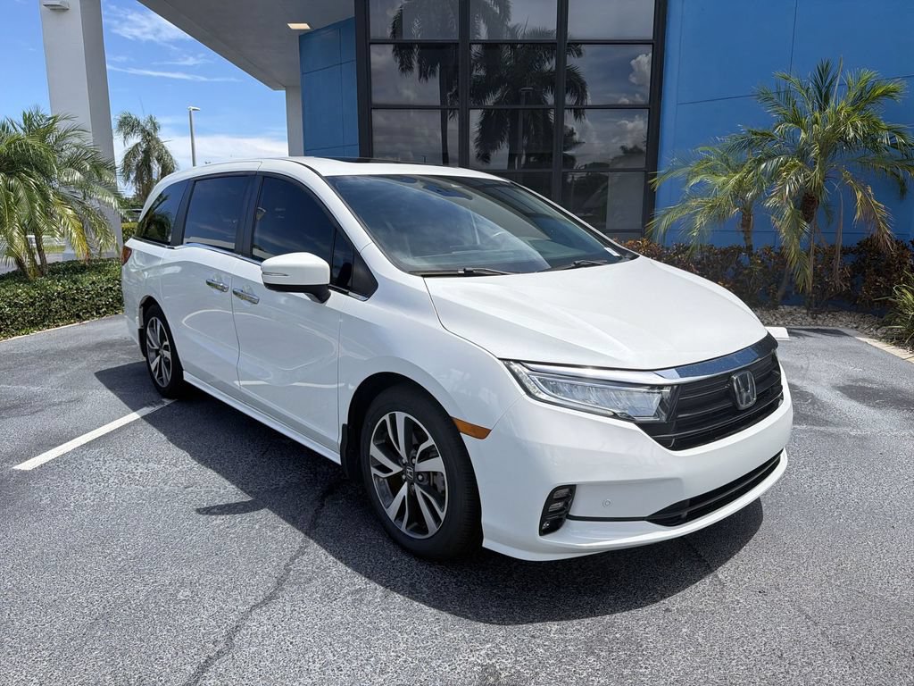 Used 2022 Honda Odyssey Touring image 2