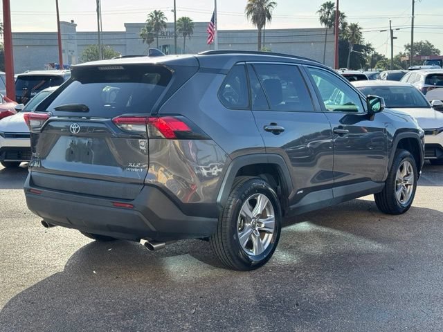 Used 2022 Toyota RAV4 XLE w/ Convenience Package AWD/4WD image 2