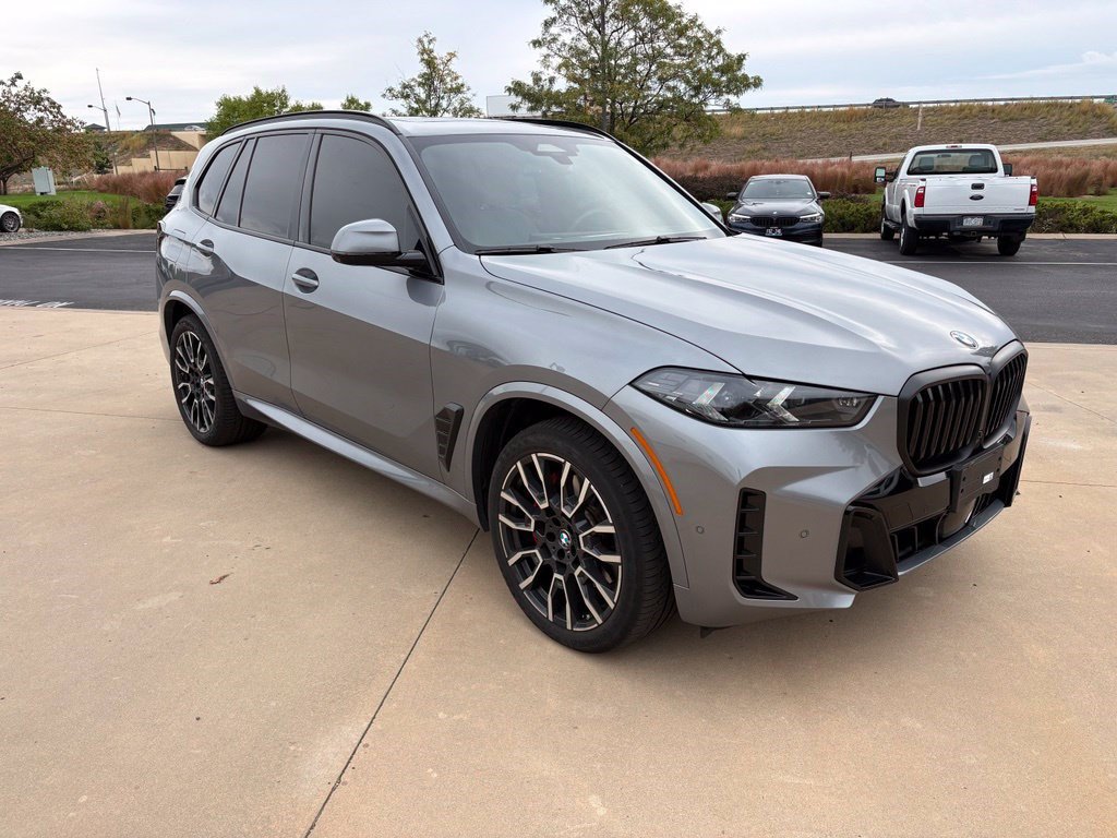 Used 2024 BMW X5 xDrive40i w/ Executive Package AWD/4WD image 3