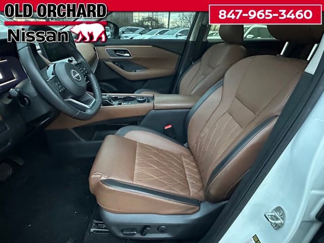 Used 2024 Nissan Rogue Platinum image 11
