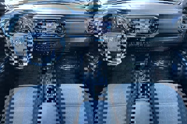 Used 2021 Toyota Tacoma TRD Sport w/ Technology Package image 15