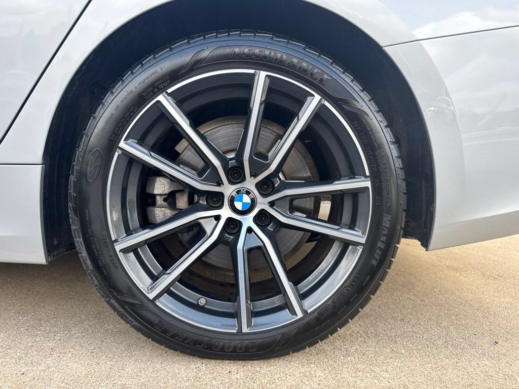 Used 2019 BMW 330i xDrive Sedan w/ Driving Assistance Package AWD/4WD image 26