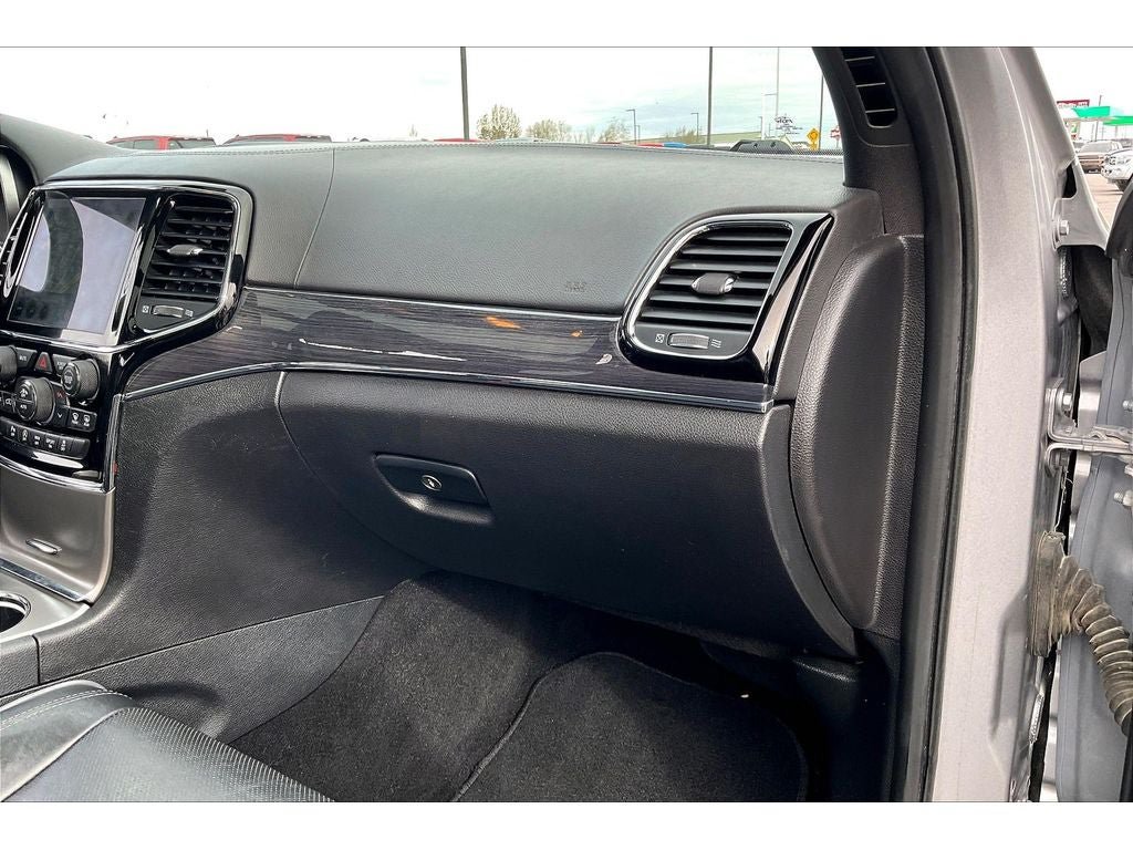 Used 2020 Jeep Grand Cherokee Overland AWD/4WD image 18