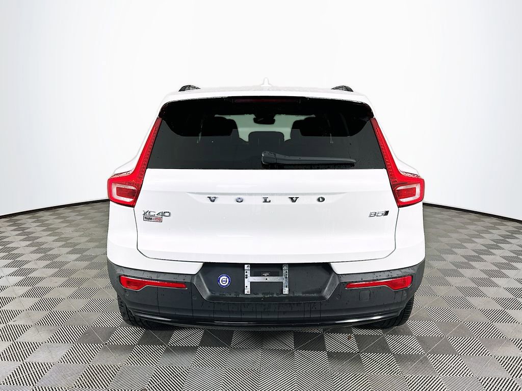 Used 2023 Volvo XC40 B5 Plus w/ Driver Assist Package image 8