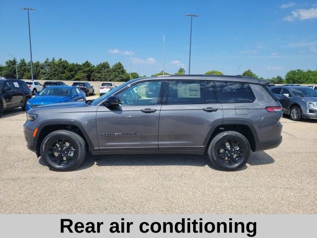New 2025 Jeep Grand Cherokee L Altitude image 3