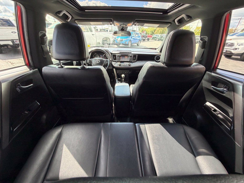 Used 2017 Toyota RAV4 SE AWD/4WD image 30