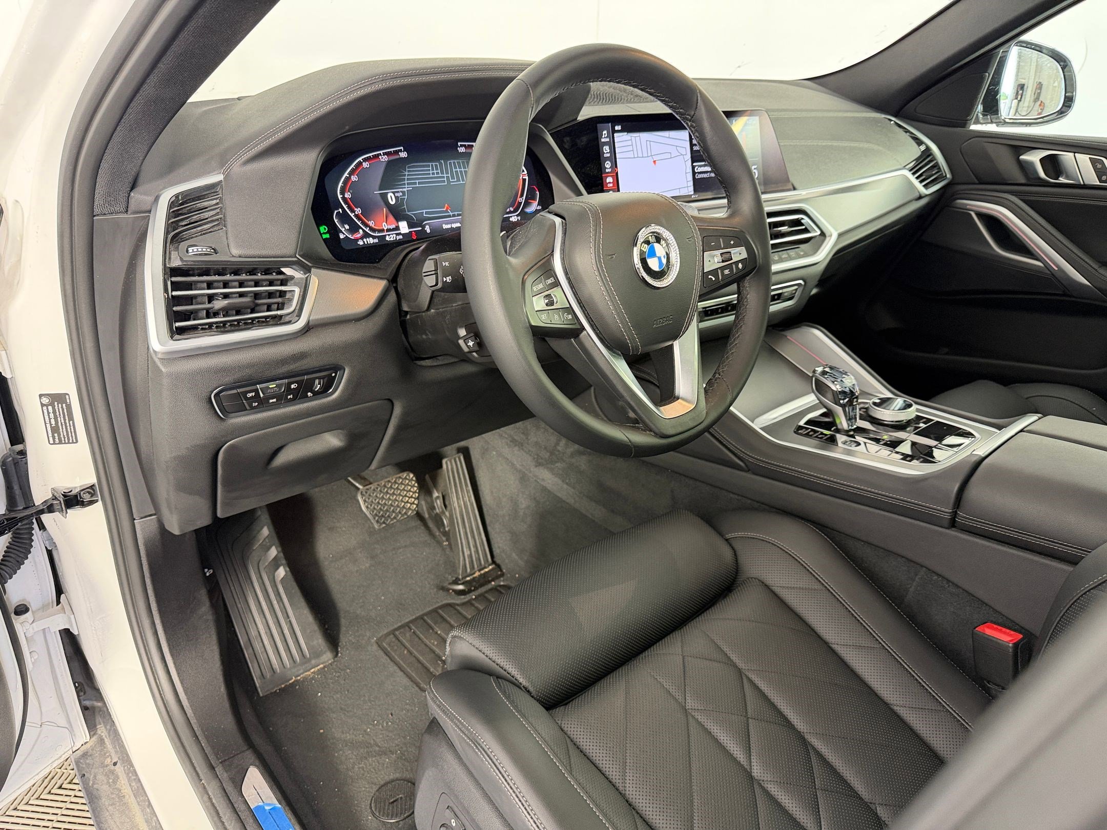 Used 2023 BMW X6 xDrive40i w/ Premium Package AWD/4WD image 4