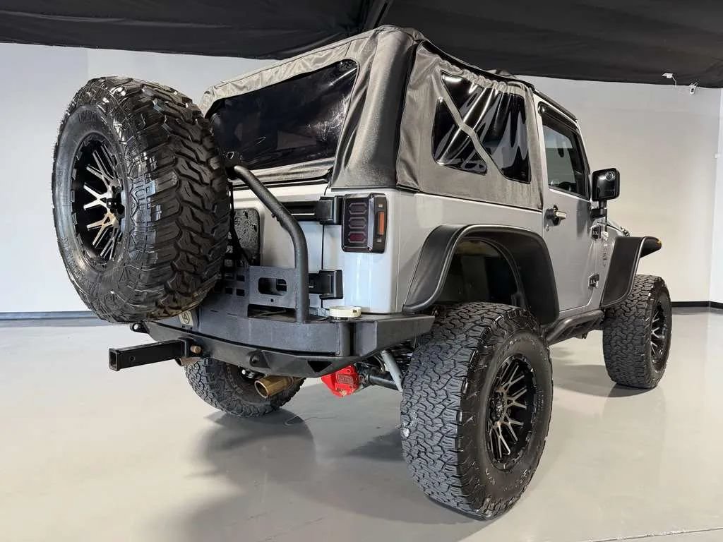 Used 2015 Jeep Wrangler Rubicon w/ Power Convenience Group AWD/4WD image 4