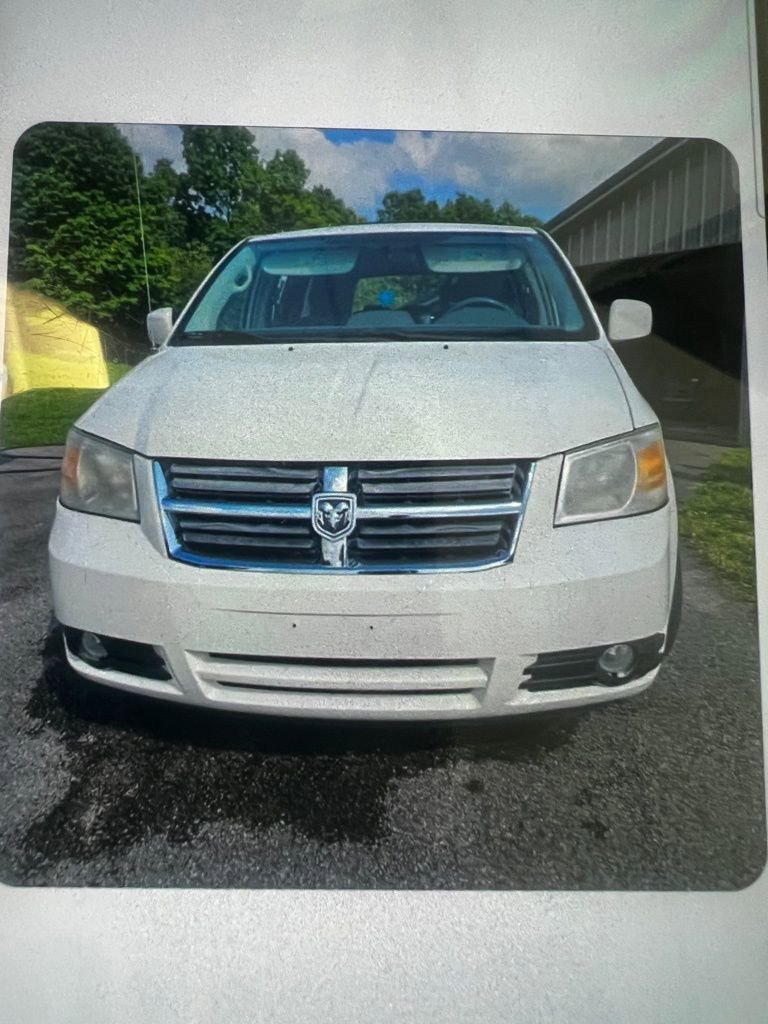 Used 2010 Dodge Grand Caravan SXT w/ Trailer Tow Group image 9