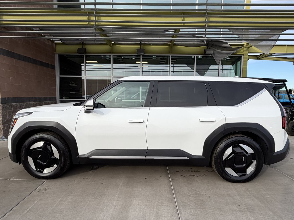 Used 2024 Kia EV9 Light image 7