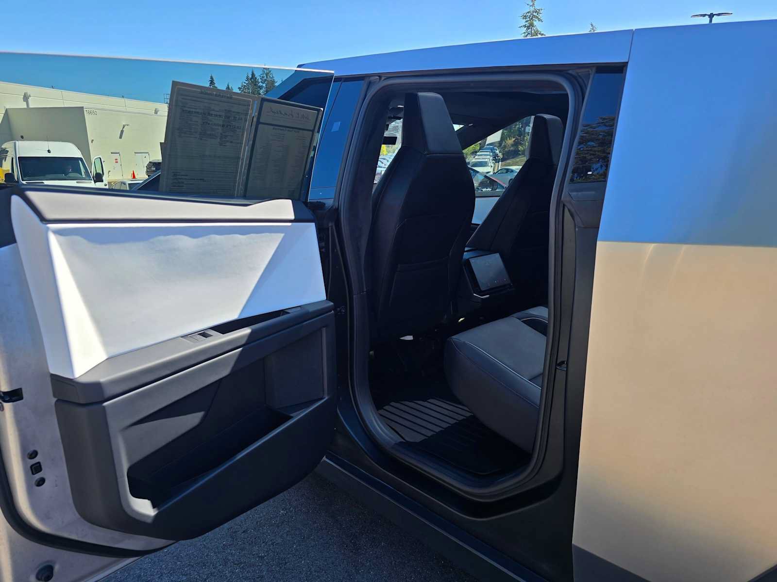 Used 2024 Tesla Cybertruck Cyberbeast AWD/4WD image 17