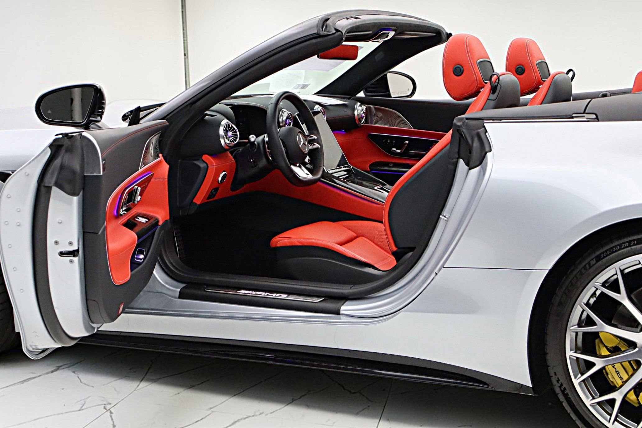 Used 2024 Mercedes-Benz SL 63 AMG 4MATIC image 6