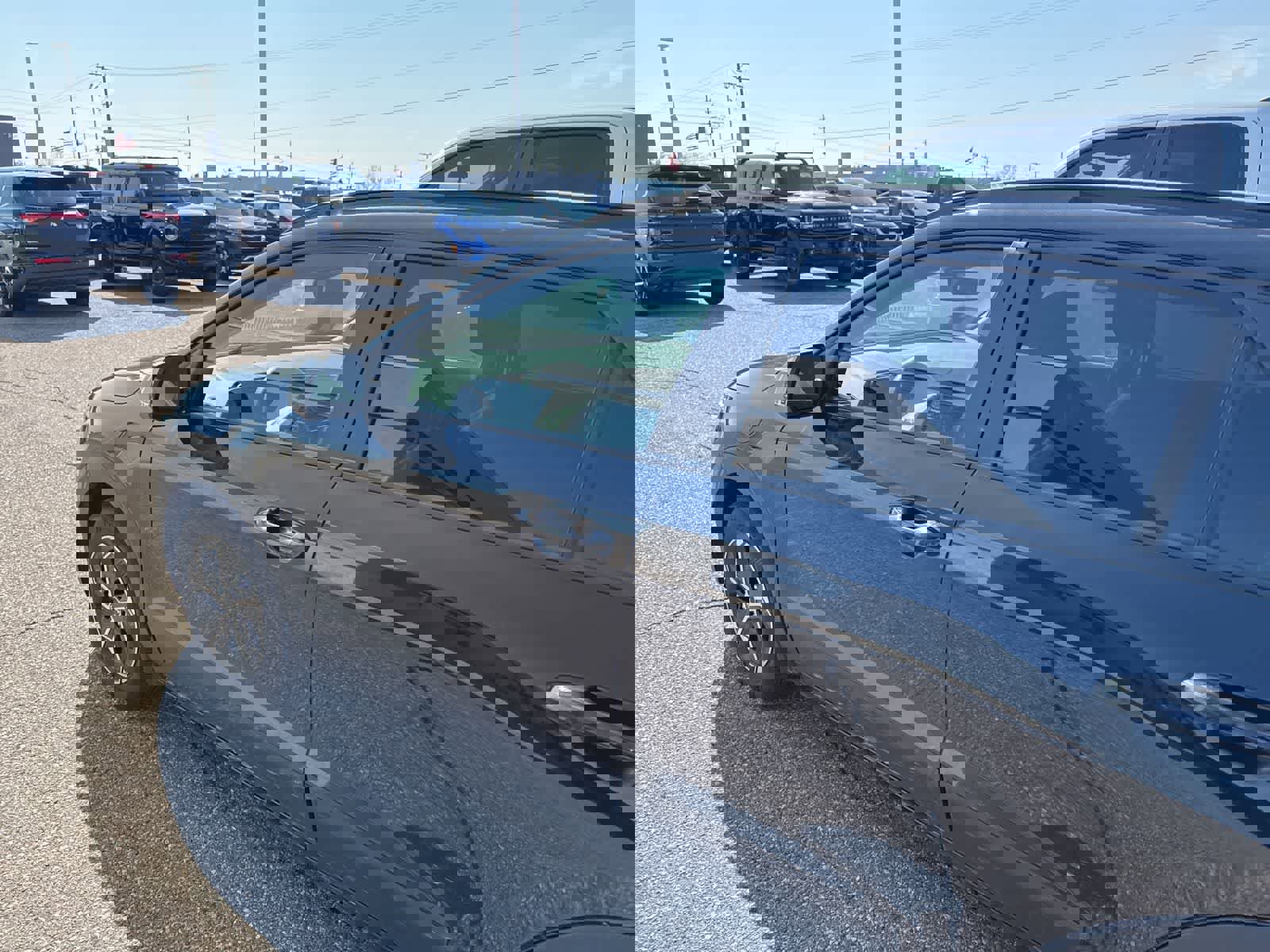 Used 2023 Kia Niro EX image 23