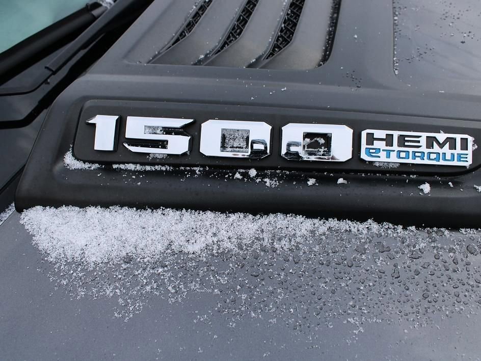 Used 2022 RAM 1500 Laramie w/ Sport Appearance Package image 11