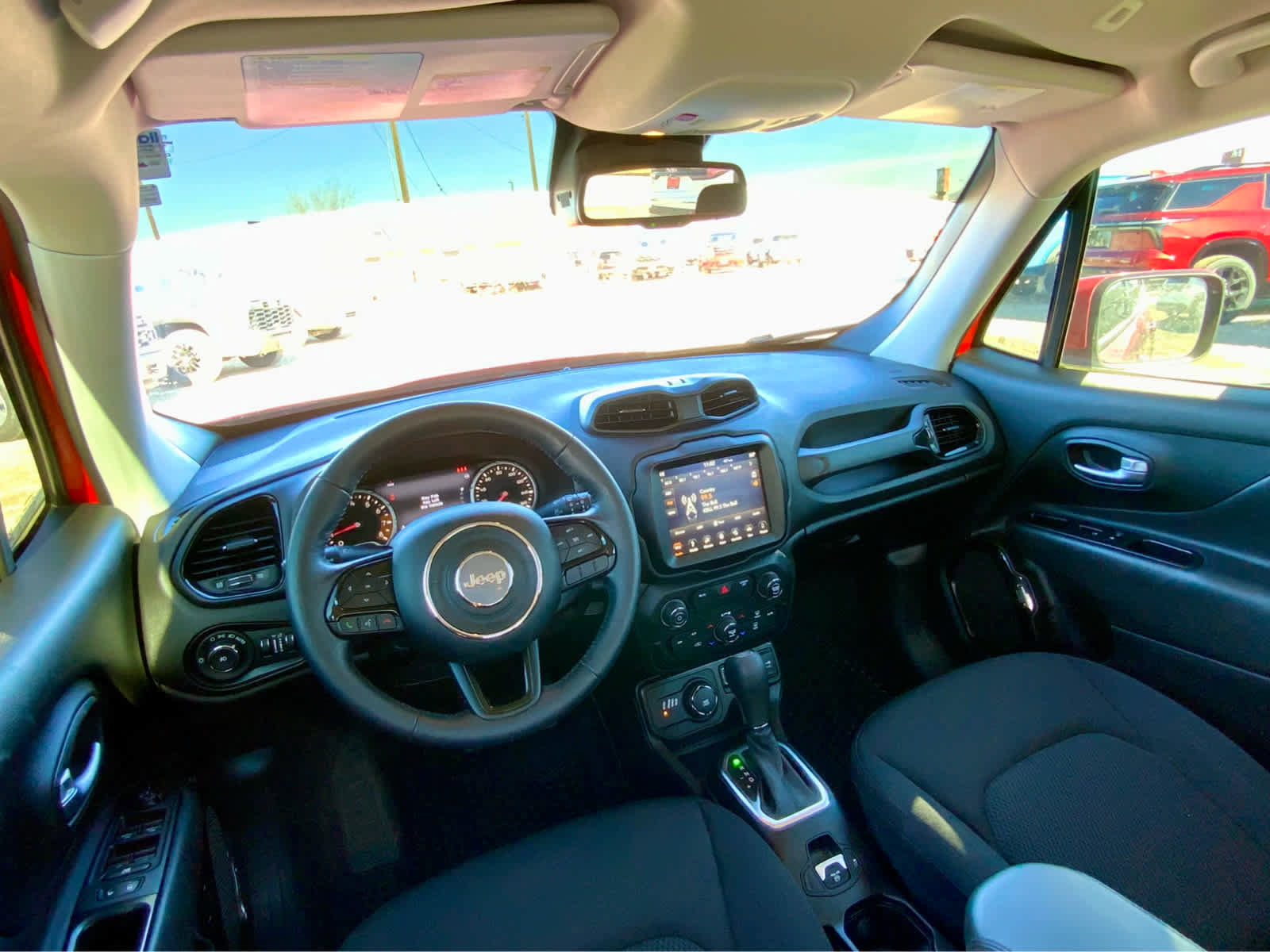 Used 2019 Jeep Renegade Altitude w/ UConnect 8.4 Nav Group image 31