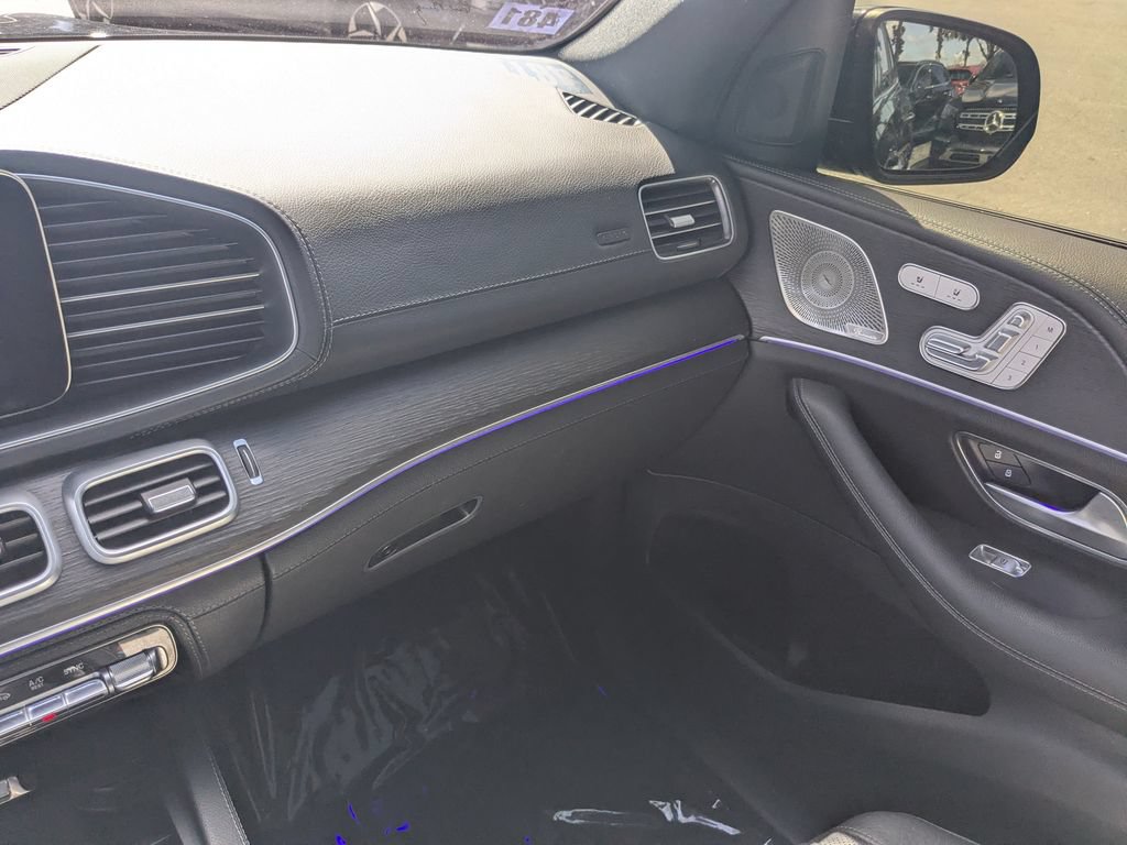 Used 2023 Mercedes-Benz GLS 450 4MATIC image 4