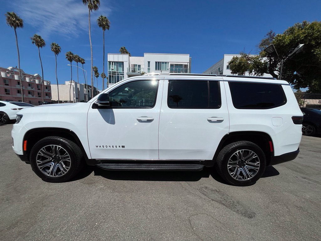 Used 2024 Jeep Wagoneer Series II w/ Flexible Seating Group RWD image 8