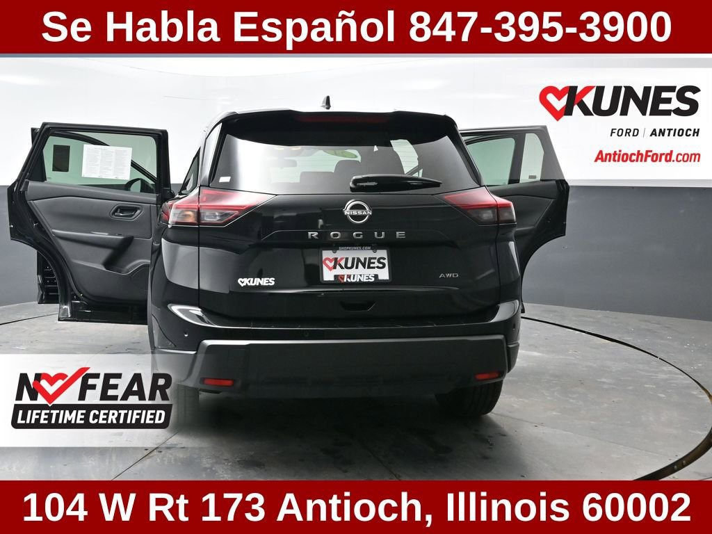 Used 2024 Nissan Rogue S image 34